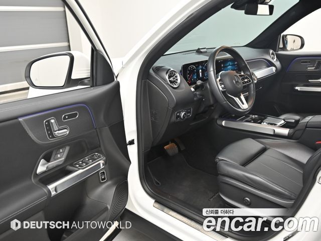 Mercedes-Benz GLB-Class 2020 — photo 11