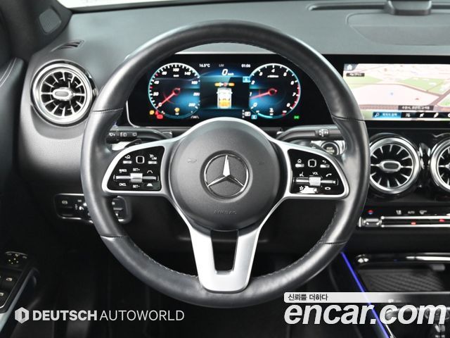 Mercedes-Benz GLB-Class 2020 — photo 13