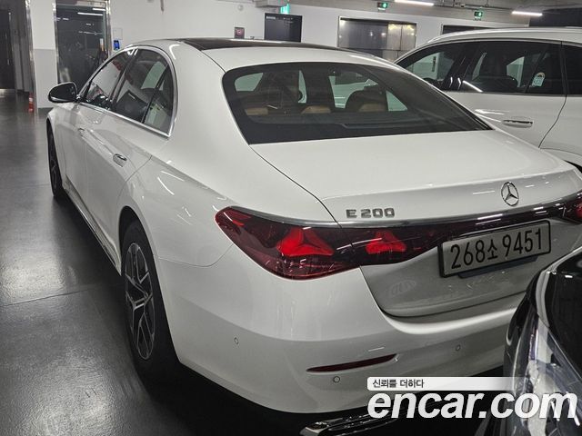 Mercedes-Benz E-Class 2026 — photo 2