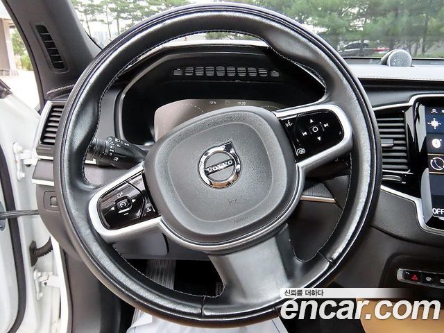 Volvo XC90 2022 — photo 8