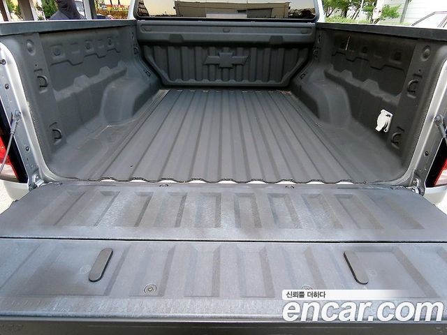 Chevrolet Korea Colorado 2023 — photo 18