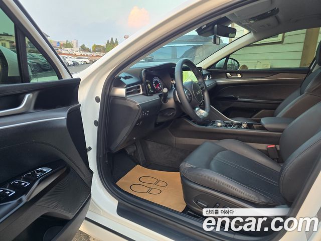 Kia K5 2023 — photo 15