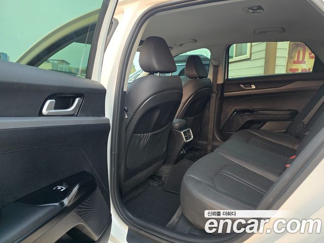 Kia K5 2023 — photo 16