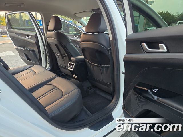 Kia K5 2023 — photo 18
