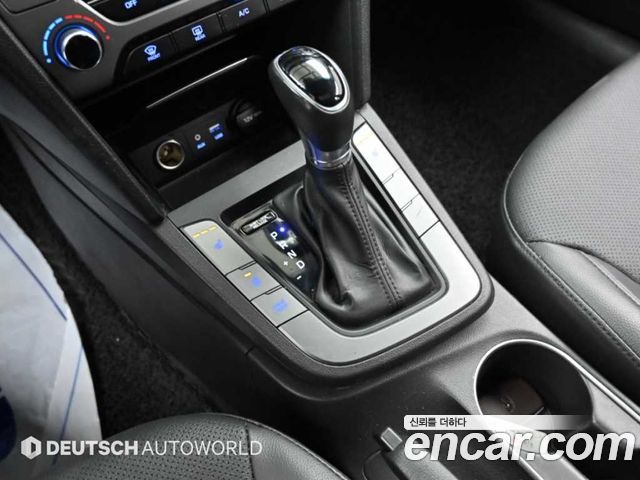Hyundai AVANTE 2016 — photo 9