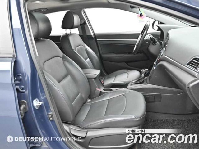 Hyundai AVANTE 2016 — photo 10