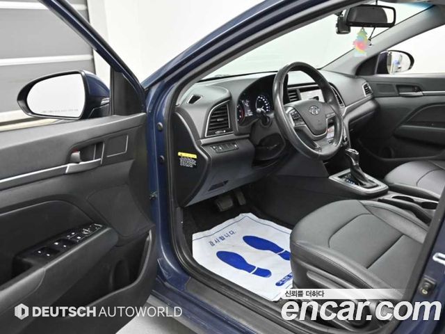 Hyundai AVANTE 2016 — photo 11