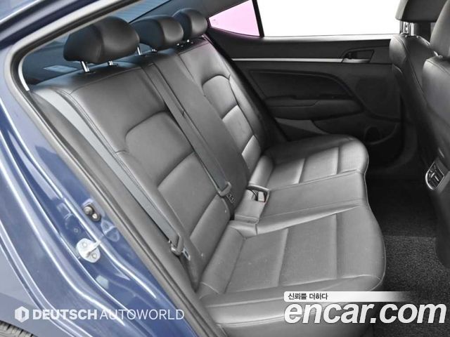 Hyundai AVANTE 2016 — photo 12