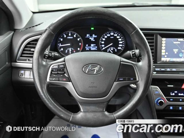 Hyundai AVANTE 2016 — photo 13