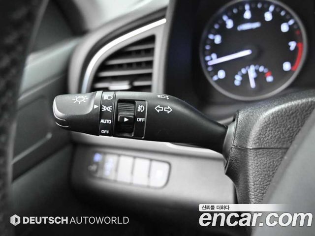 Hyundai AVANTE 2016 — photo 16