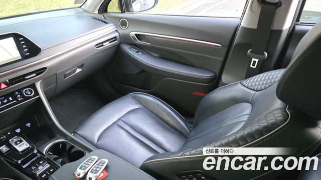 Hyundai Sonata 2022 — photo 11