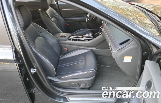 Hyundai Sonata 2022 — photo 12
