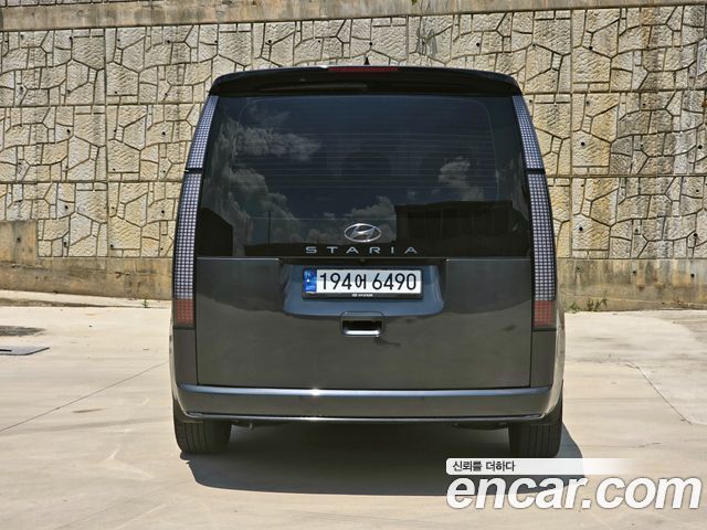 Hyundai Staria 2023 — photo 5