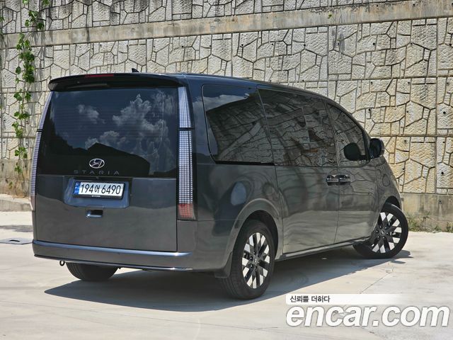 Hyundai Staria 2023 — photo 6