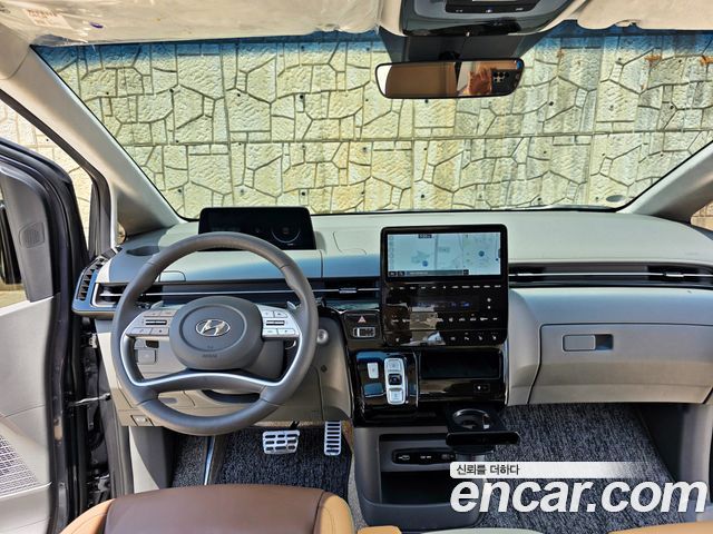 Hyundai Staria 2023 — photo 9