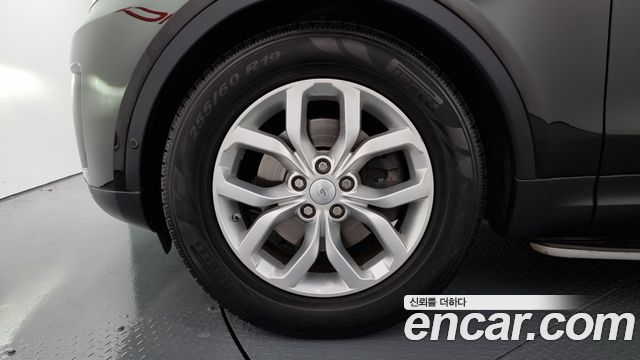 Land Rover Discovery 2019 — photo 5