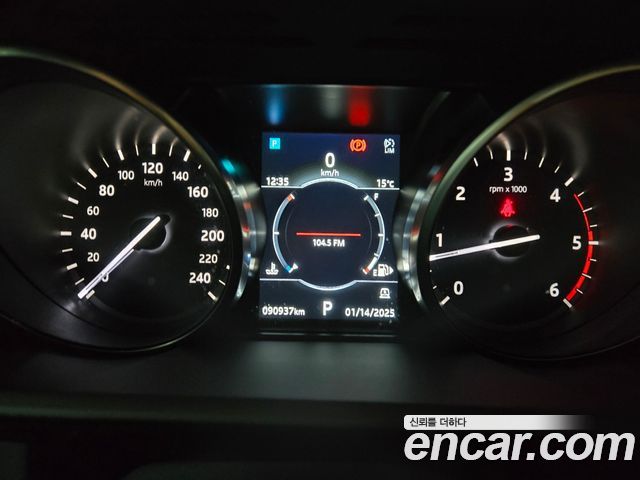 Land Rover Discovery 2019 — photo 8