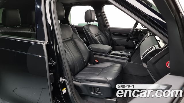 Land Rover Discovery 2019 — photo 10