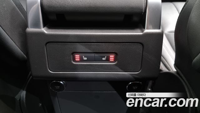 Land Rover Discovery 2019 — photo 19