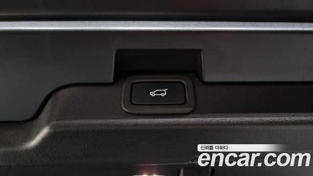 Land Rover Discovery 2019 — photo 20