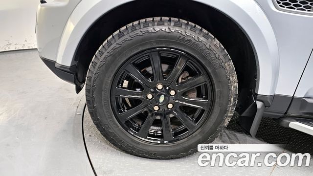 Land Rover Discovery 2010 — photo 5