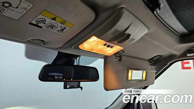 Land Rover Discovery 2010 — photo 16