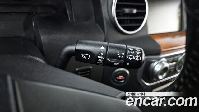 Land Rover Discovery 2010 — photo 18