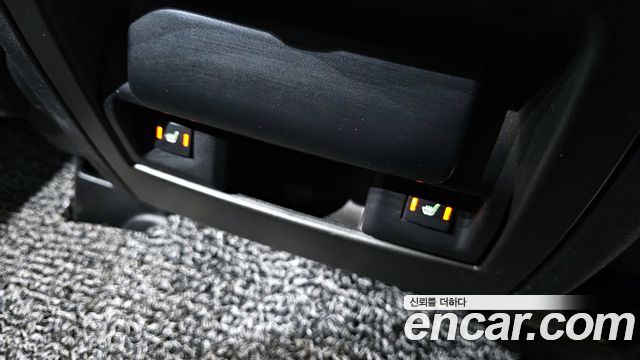 Land Rover Discovery 2010 — photo 19