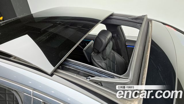 Mercedes-Benz S-Class 2021 — photo 18