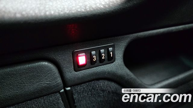 BMW 7-Series 2001 — photo 17