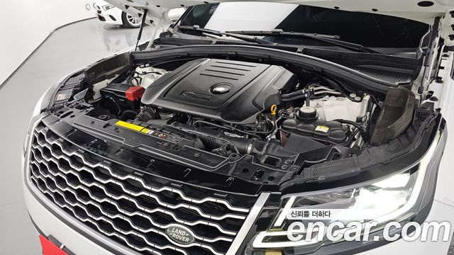 Land Rover Range Rover Velar 2019 — photo 6