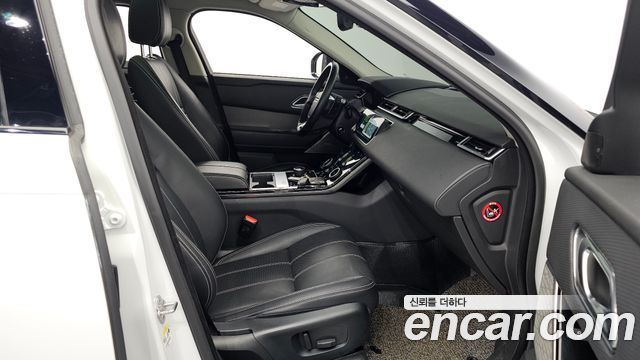 Land Rover Range Rover Velar 2019 — photo 11