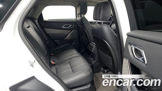 Land Rover Range Rover Velar 2019 — photo 12