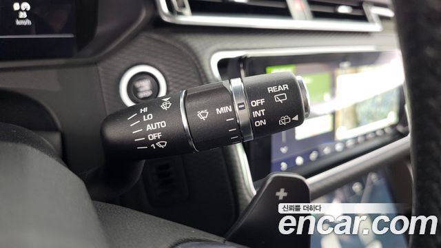 Land Rover Range Rover Velar 2019 — photo 14