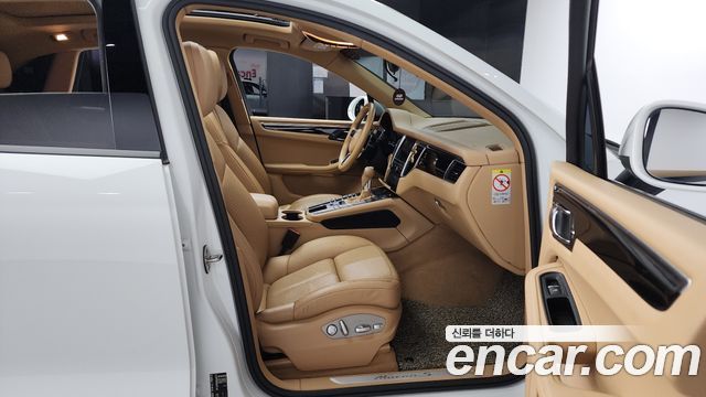 Porsche Macan 2015 — photo 11