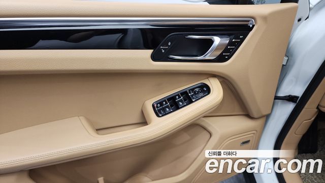 Porsche Macan 2015 — photo 17