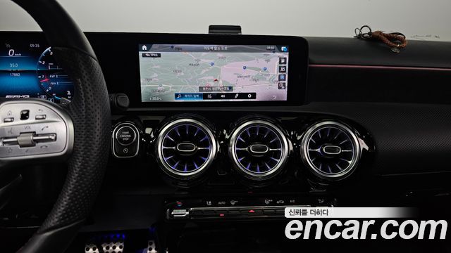 Mercedes-Benz A-Class 2021 — photo 17
