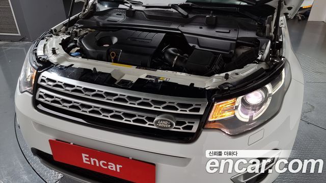 Land Rover Discovery Sport 2016 — photo 6
