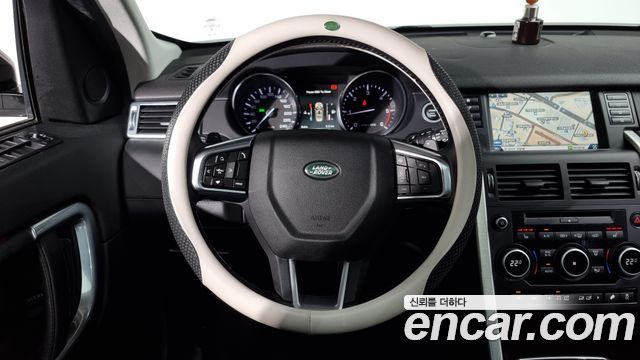 Land Rover Discovery Sport 2016 — photo 13