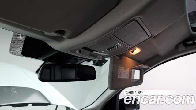 Land Rover Discovery Sport 2016 — photo 17