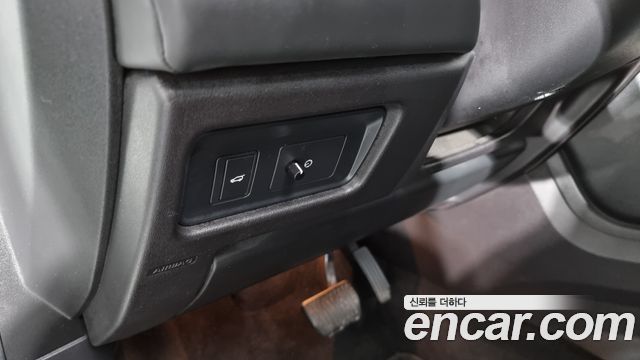 Land Rover Discovery Sport 2016 — photo 18