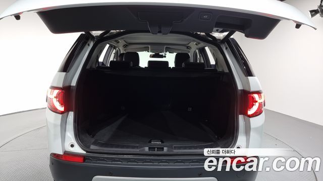 Land Rover Discovery Sport 2016 — photo 20