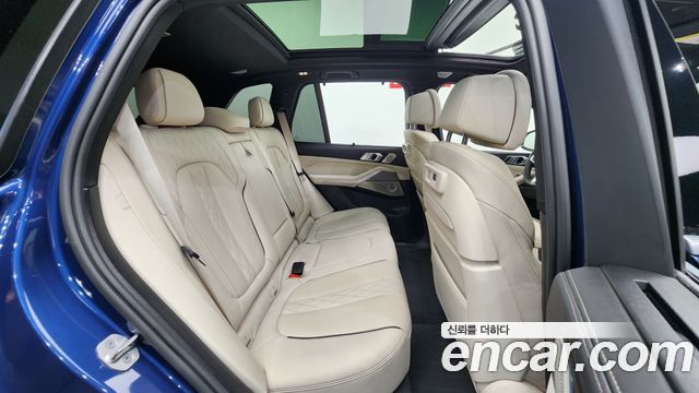 BMW X5 2021 — photo 19