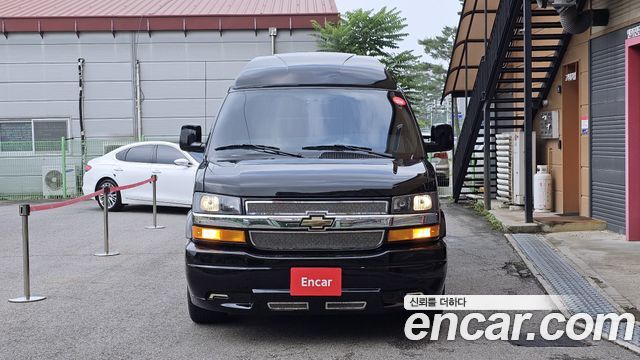 Chevrolet Express Van 2017 — photo 3