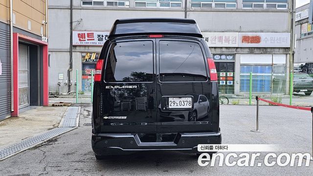 Chevrolet Express Van 2017 — photo 4