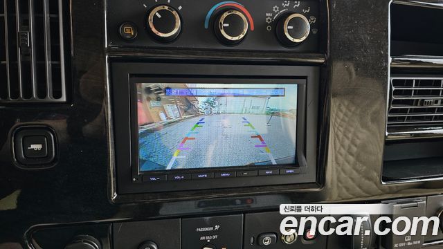 Chevrolet Express Van 2017 — photo 15