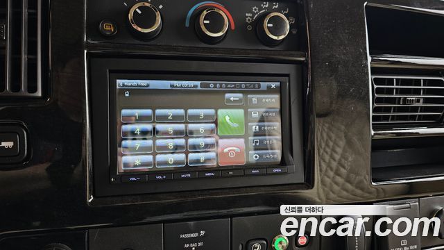 Chevrolet Express Van 2017 — photo 16