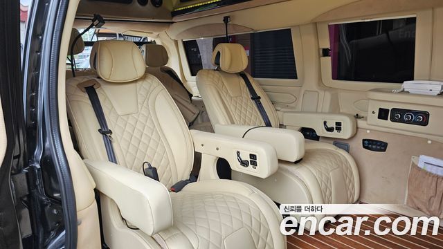 Chevrolet Express Van 2017 — photo 18