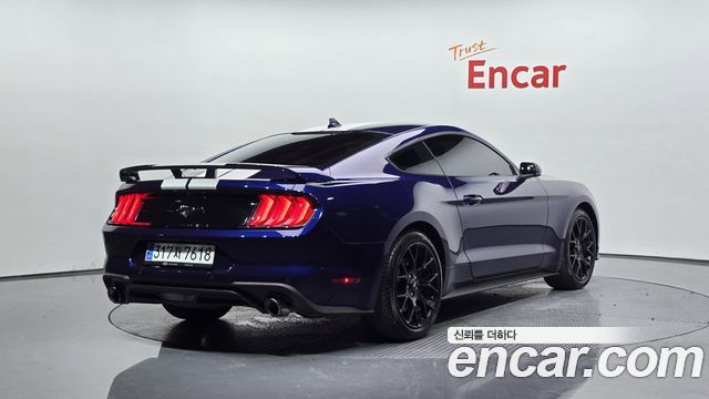 Ford Mustang 2020 — photo 2