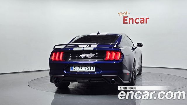 Ford Mustang 2020 — photo 4